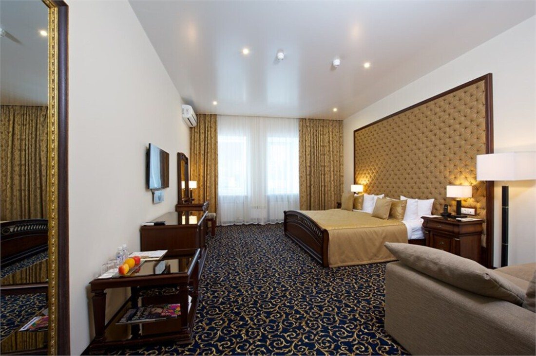 Люкс (В), Гостиница Метелица