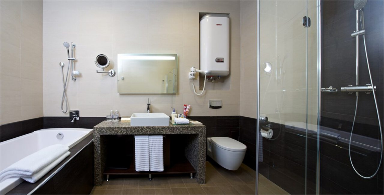 Люкс (В), Гостиница Метелица