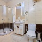 De Luxe (Без окна), Гостиница Метелица