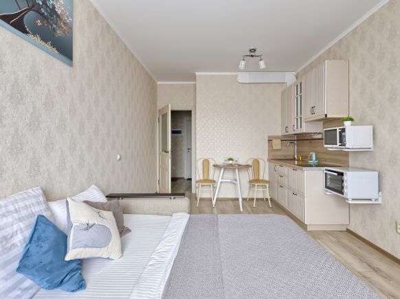 Апартаменты MyHomeYourHome на Маршала Казакова 72 к1