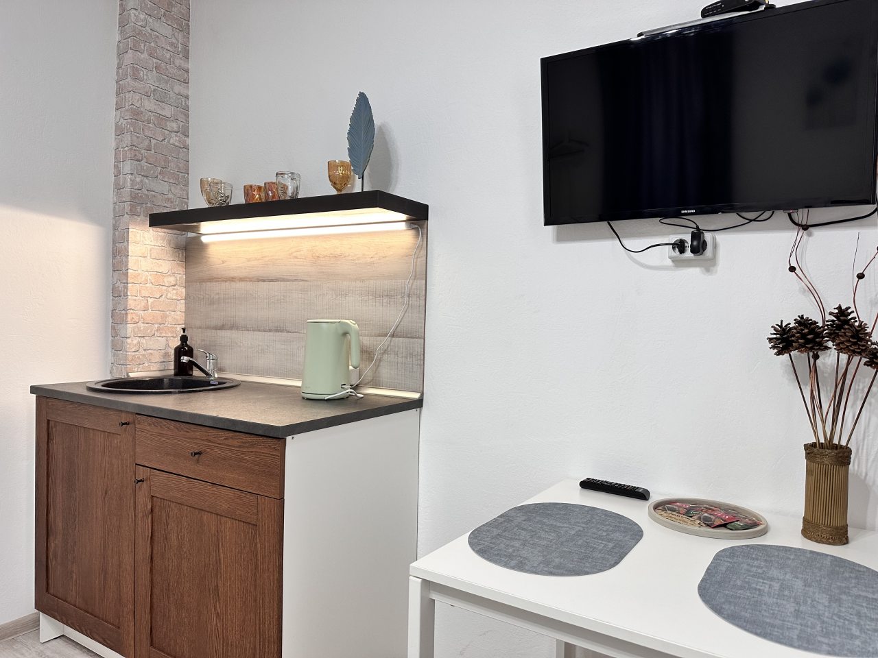 Квартира (Дружелюбная студия для двоих), Апартаменты Как Дома на ул. Анны Коньковой