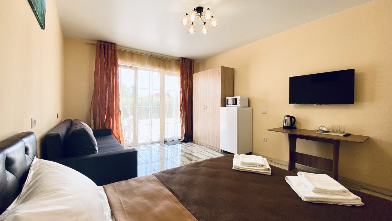 Студио (Лесной: Номер в гостевом доме на Куршской косе), Гостевой дом ApartMari Villa Leo