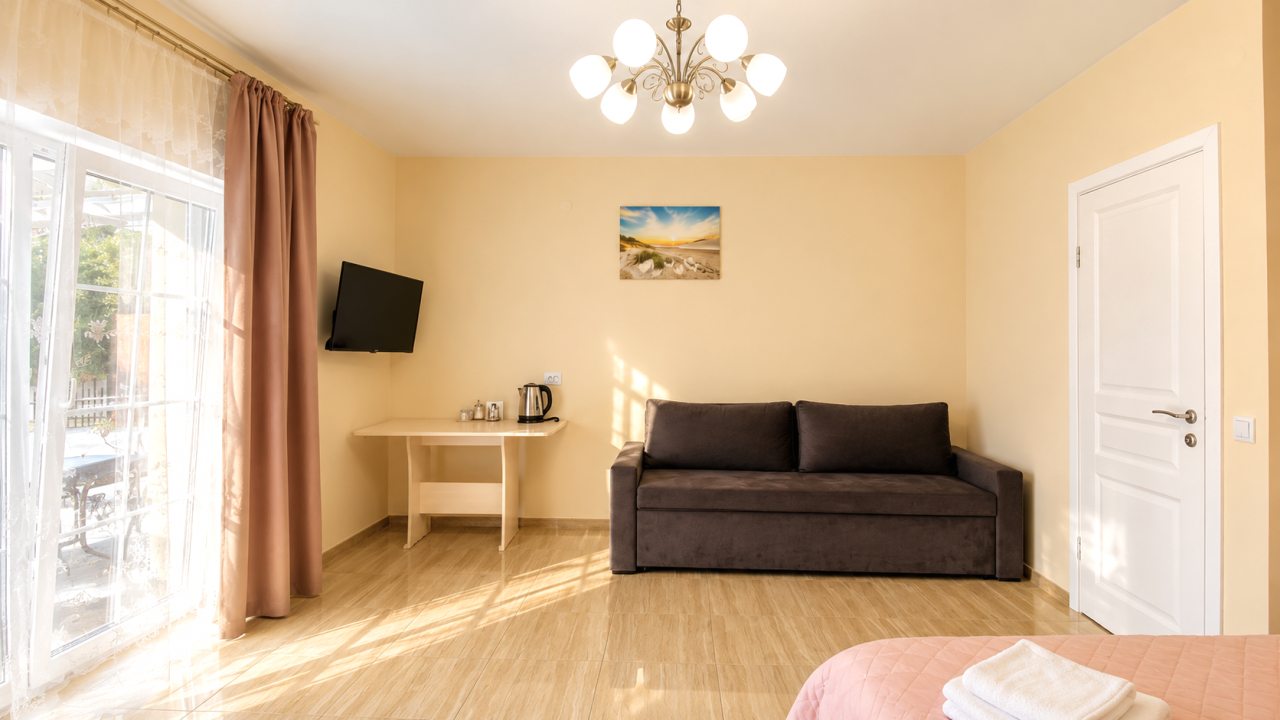 Студио (Лесной: Номер в гостевом доме на Куршской косе №3), Гостевой дом ApartMari Villa Leo