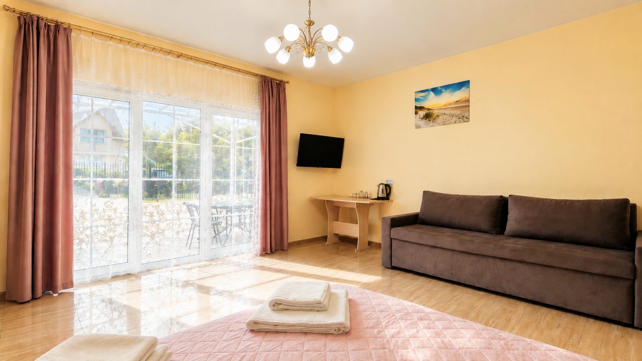 Студио (Лесной: Номер в гостевом доме на Куршской косе №3), Гостевой дом ApartMari Villa Leo