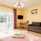 Студио (Лесной: Номер в гостевом доме на Куршской косе №3), Гостевой дом ApartMari Villa Leo