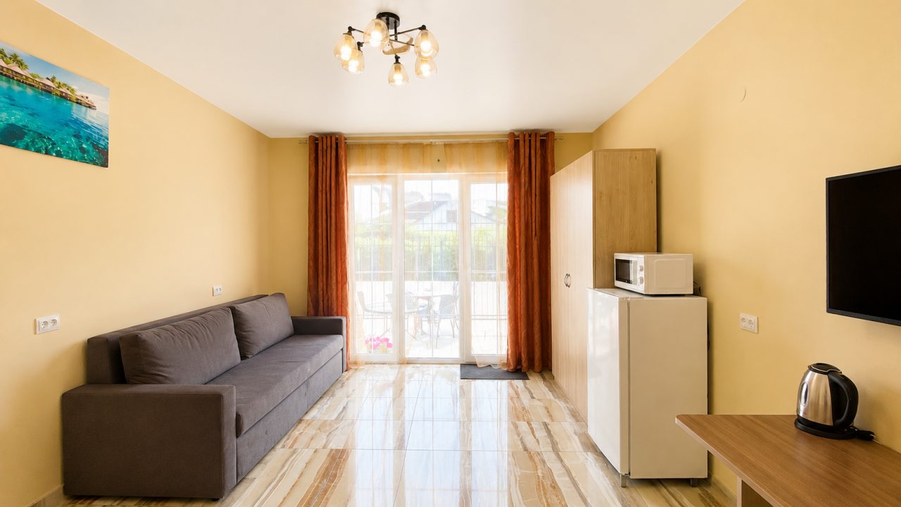Студио (Лесной: Номер в гостевом доме на Куршской косе), Гостевой дом ApartMari Villa Leo