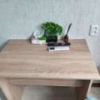 Столик для работы и домашних перекусов