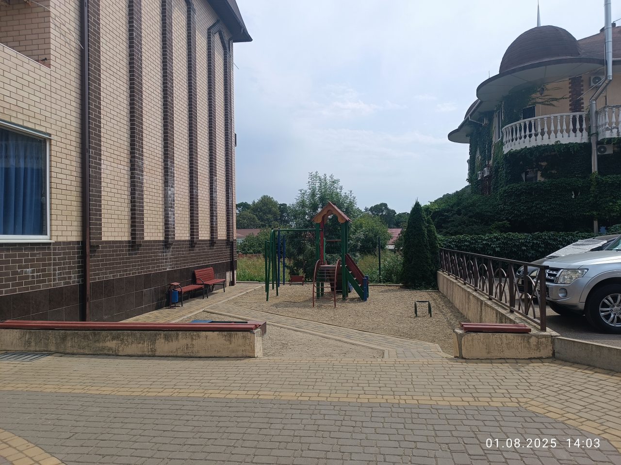 Апартаменты (Квартира 3), Апартаменты В ЖК Бристоль