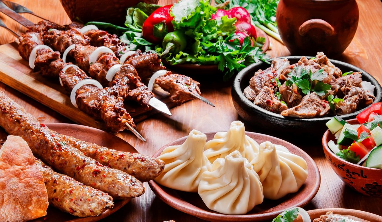 Ресторан европейской и кавказской кухни отеля 