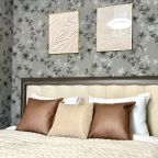 Апартаменты (Двухкомнатные апартаменты в центре рядом с парком Юность и Верхним озером), Апартаменты ApartMari рядом с парком Юность