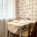 Апартаменты (Двухкомнатные апартаменты в центре рядом с парком Юность и Верхним озером), Апартаменты ApartMari рядом с парком Юность