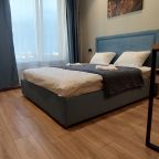 Двухместный (Винсент ван Гог), Апартаменты Клод Моне