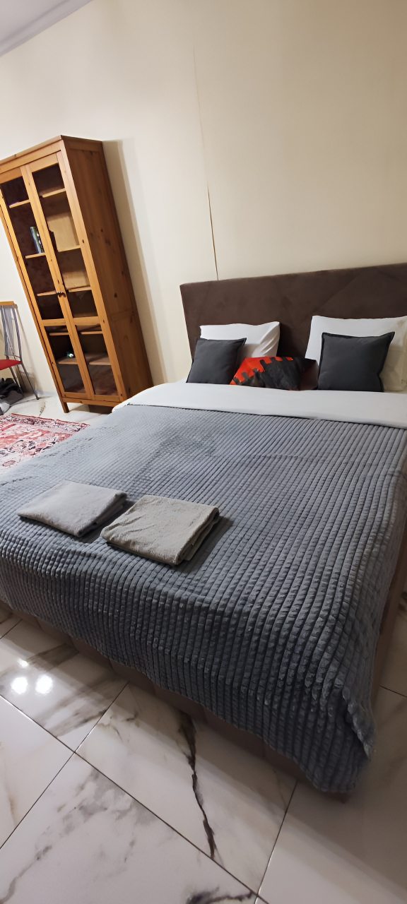 Двуспальная кровать