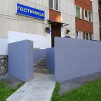 Вход в гостиницу