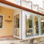 Отдельный вход в апартаменты.