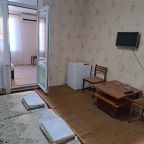 Четырехместный (Четырехместный двухкомнатный с душем на этаже), Гостевой дом Чайка
