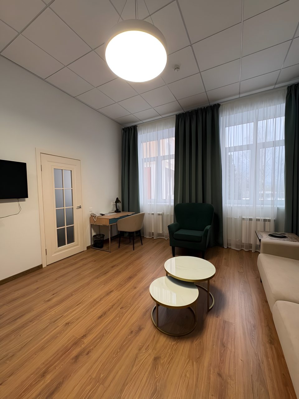 Люкс (Люкс 218 имени Папанина И.Д.), Гостиница Авиатор