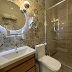 Люкс (Люкс 218 имени Папанина И.Д.), Гостиница Авиатор