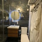 Люкс (Люкс 313 имени Белякова А.В.), Гостиница Авиатор