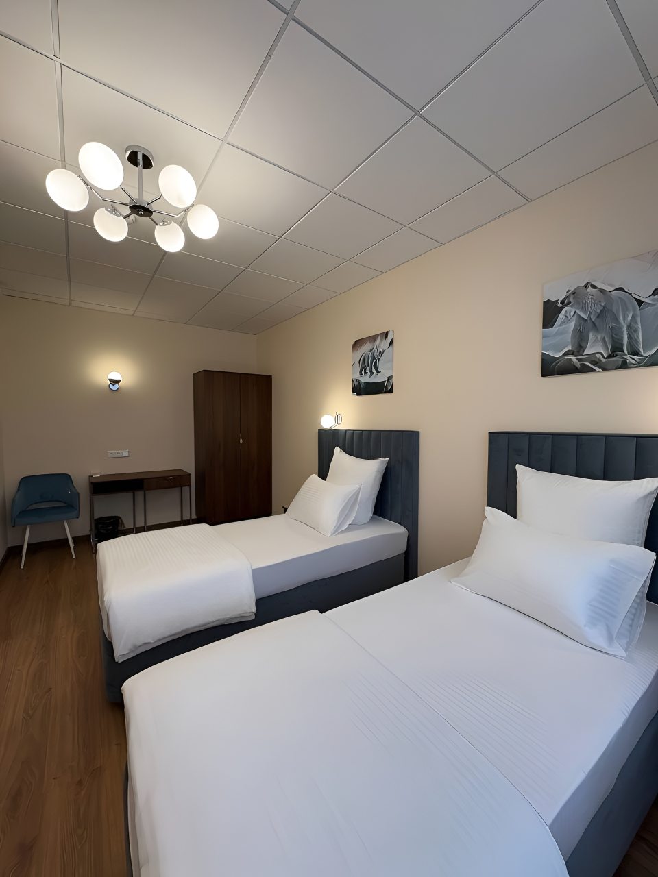 Люкс (Люкс 319 имени Громова М.М.), Гостиница Авиатор