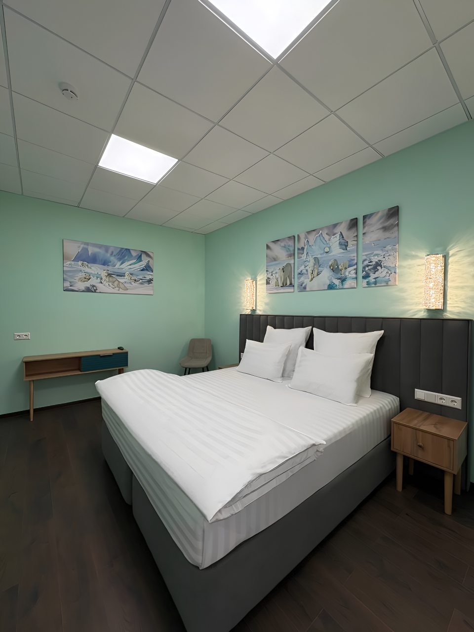 Люкс (Люкс 320 имени Водопьянова М.В.), Гостиница Авиатор