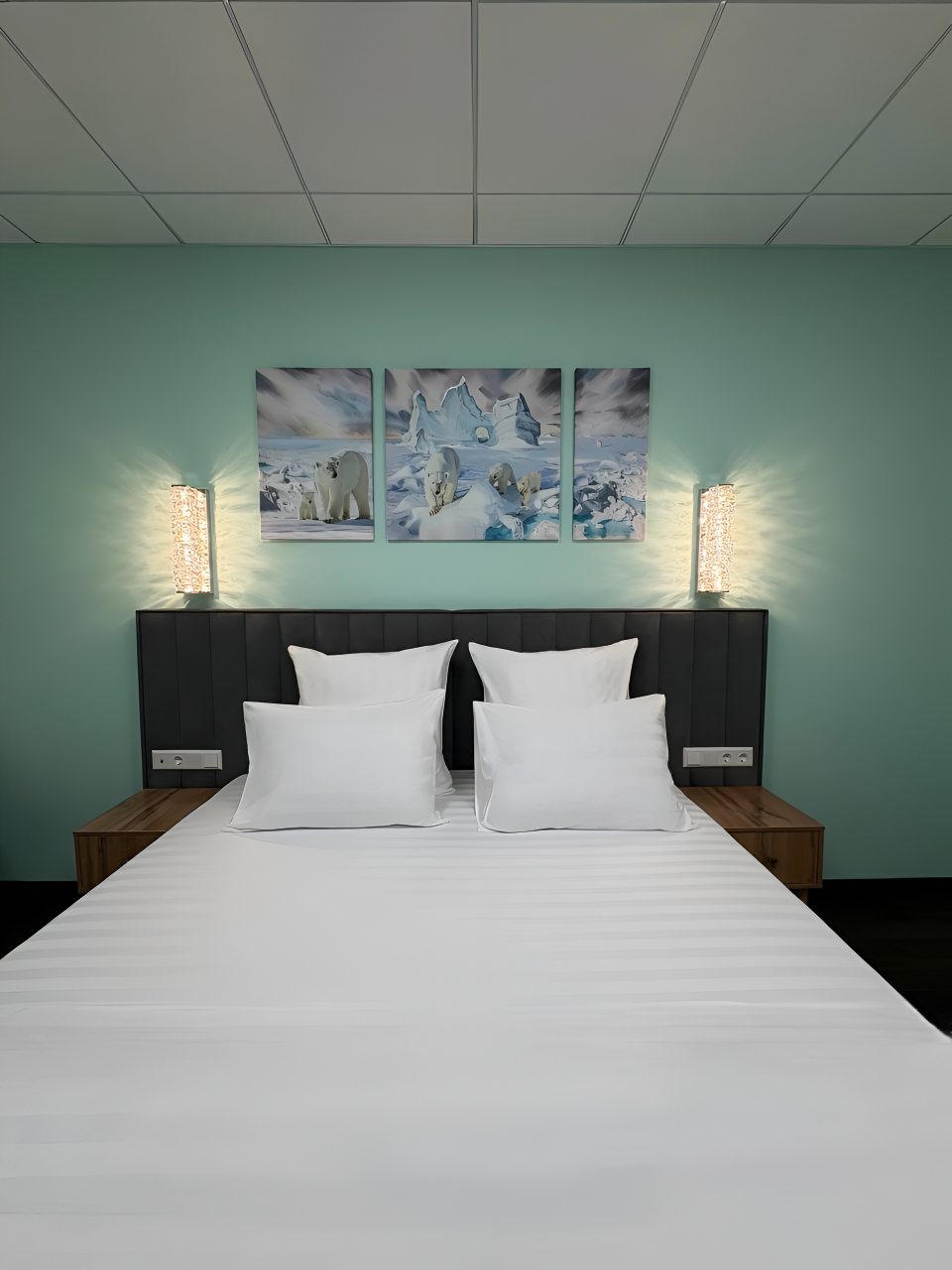 Люкс (Люкс 320 имени Водопьянова М.В.), Гостиница Авиатор