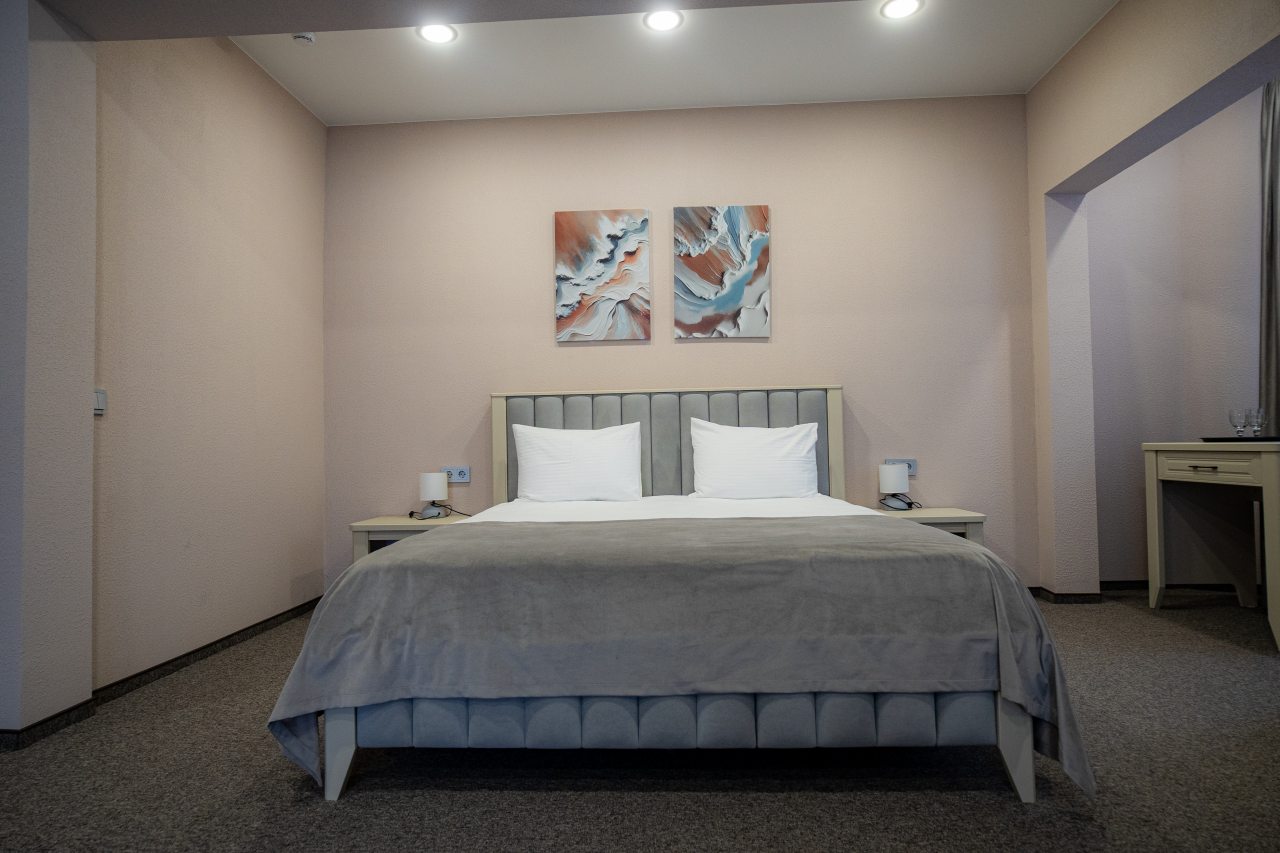 Студио (Студия), Отель Мельница