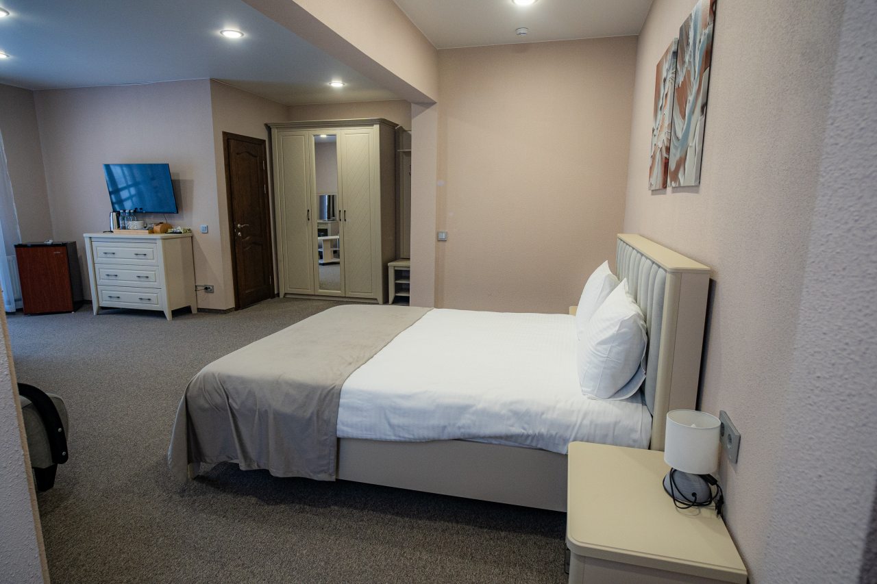 Студио (Студия), Отель Мельница