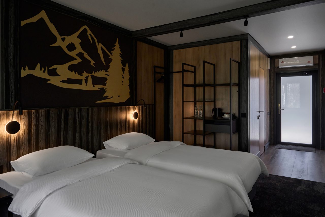 Номер (Стандарт в мотеле с балконом), Гостиница Среди Гор