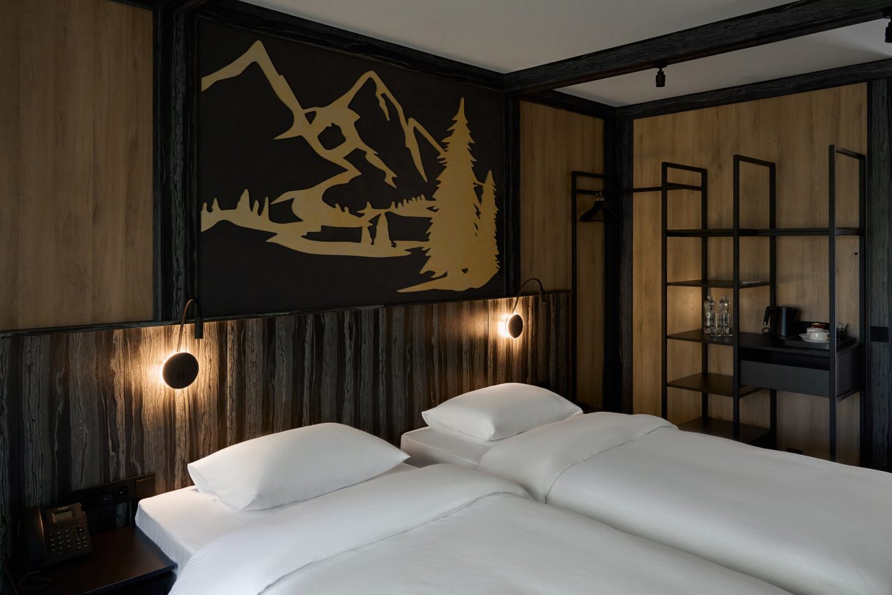 Номер (Стандарт в мотеле с балконом), Гостиница Среди Гор