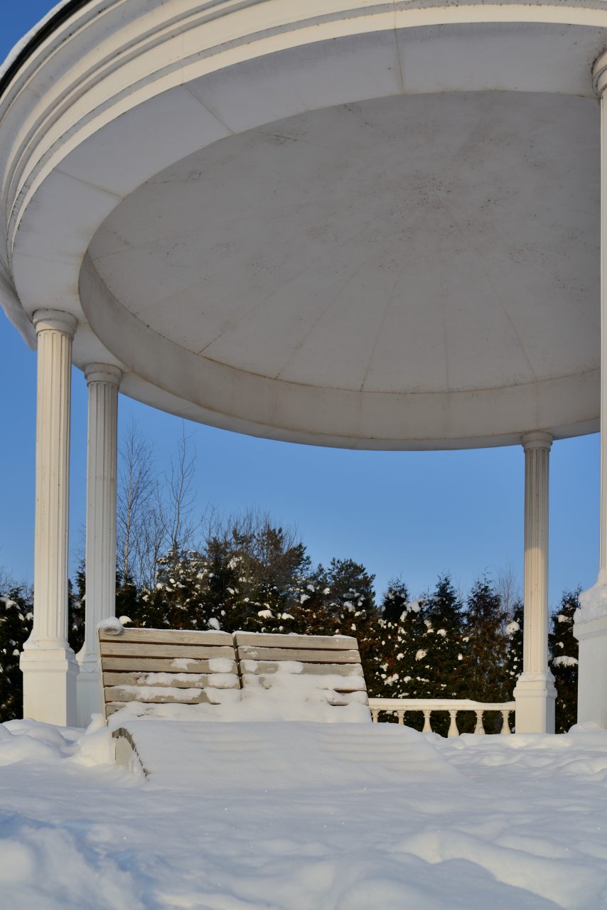 Отдых у Ротонды с видом на Волгу