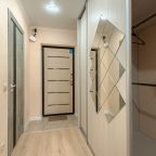 Вместительный гардеробный шкаф