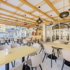 Кафе, Гостиница Royal