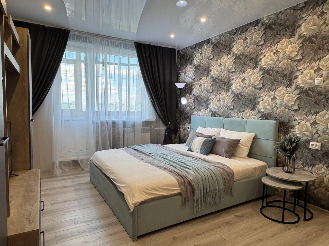 Апартаменты Ассорти комфорт класса с видом на город, Нижневартовск