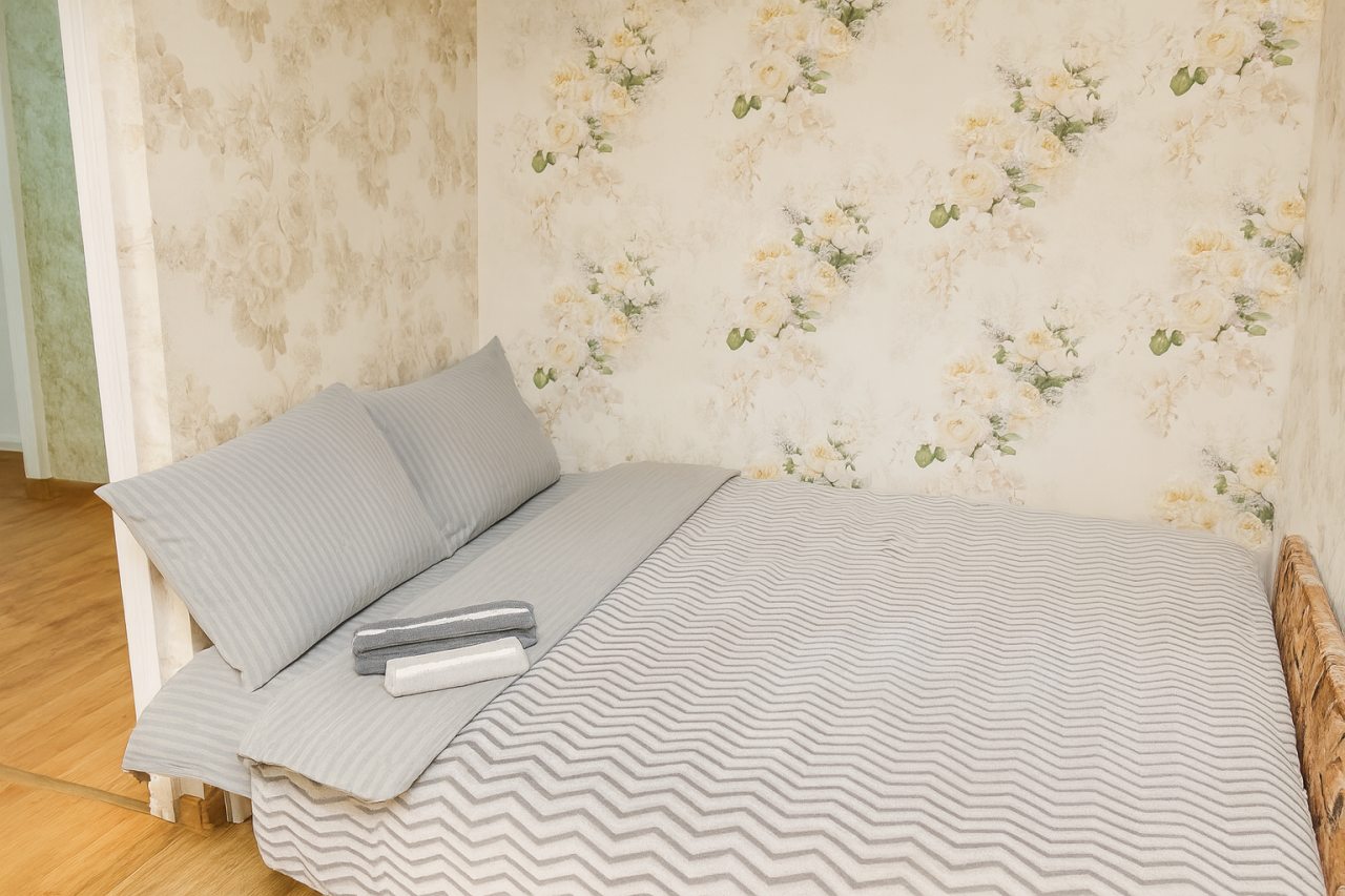 Трёхместный и более (Однокомнатная квартира на Октябрьском пер.), Апартаменты Аликорн 24 на Октябрьском