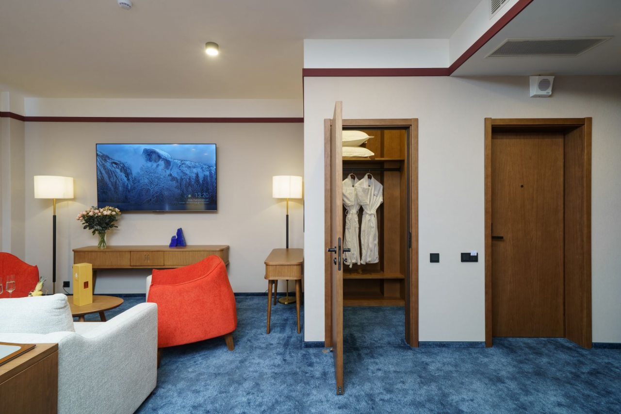 Люкс (Представительский сьют Лазурит), Отель Лазурит Архыз hotel & spa