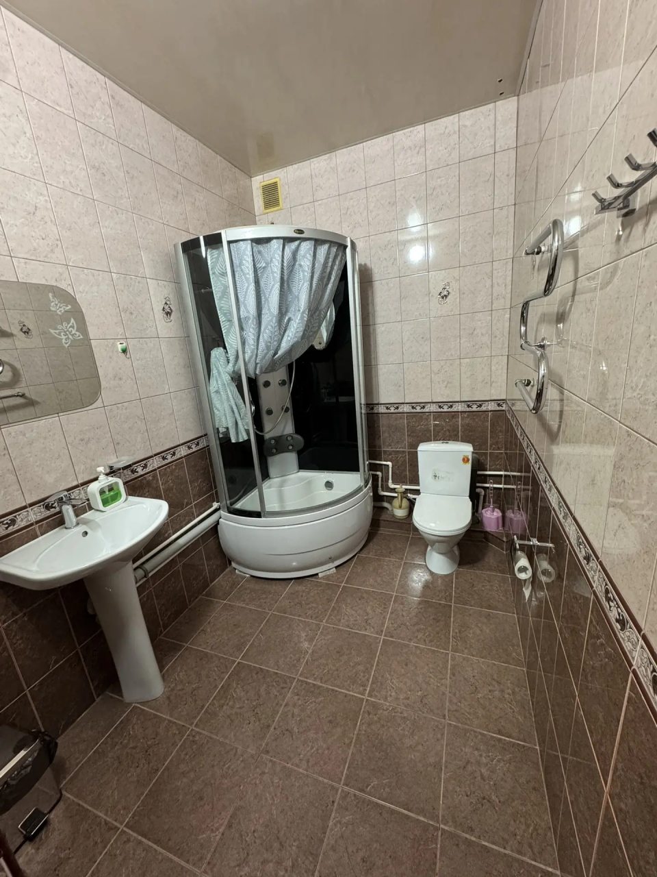 Трёхместный и более (Двухкомнатный), Отель Сан сити