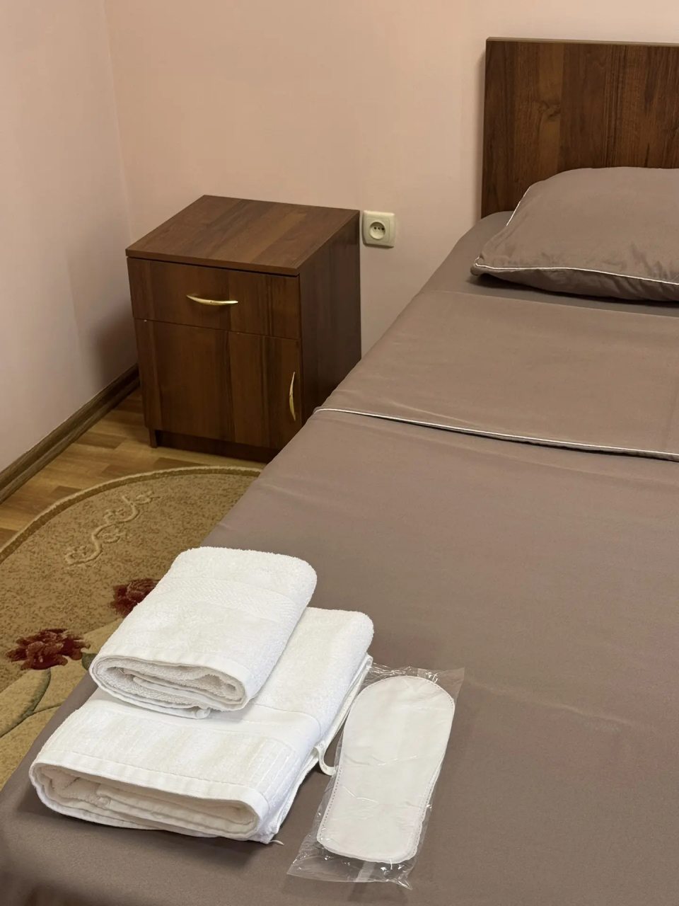 Трёхместный и более (Двухкомнатный), Отель Сан сити