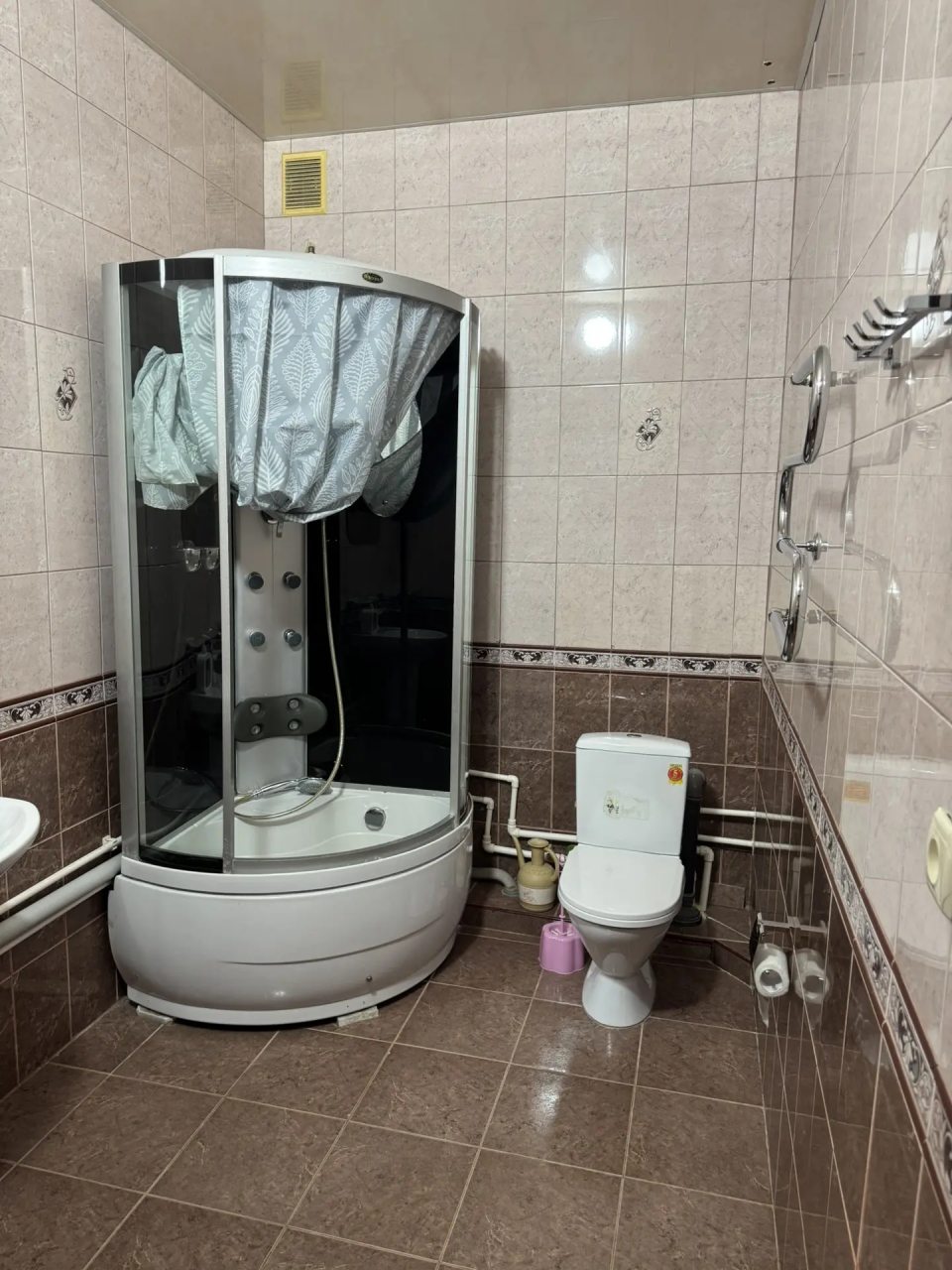 Трёхместный и более (Двухкомнатный), Отель Сан сити