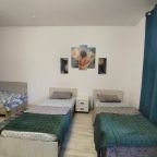 Трёхместный и более (Апартаменты №32), Отель Весна