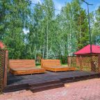 Своя ухоженная территория, Гостиница у озера