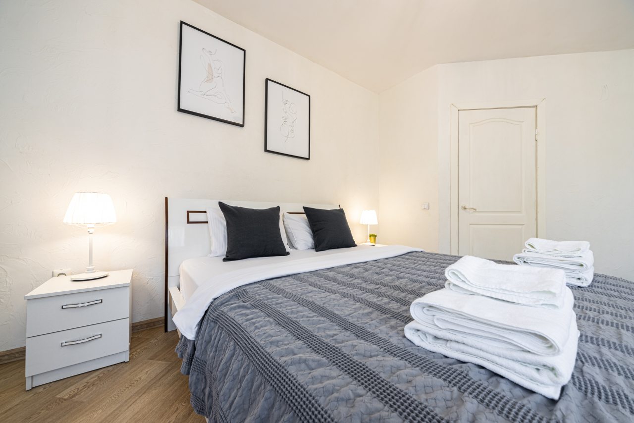 Кровать и текстиль для сна.