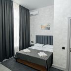 Полулюкс (Полулюкс), Отель Hotel Grace