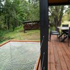 Объект находится в лесу, Коттедж Лис и Лес