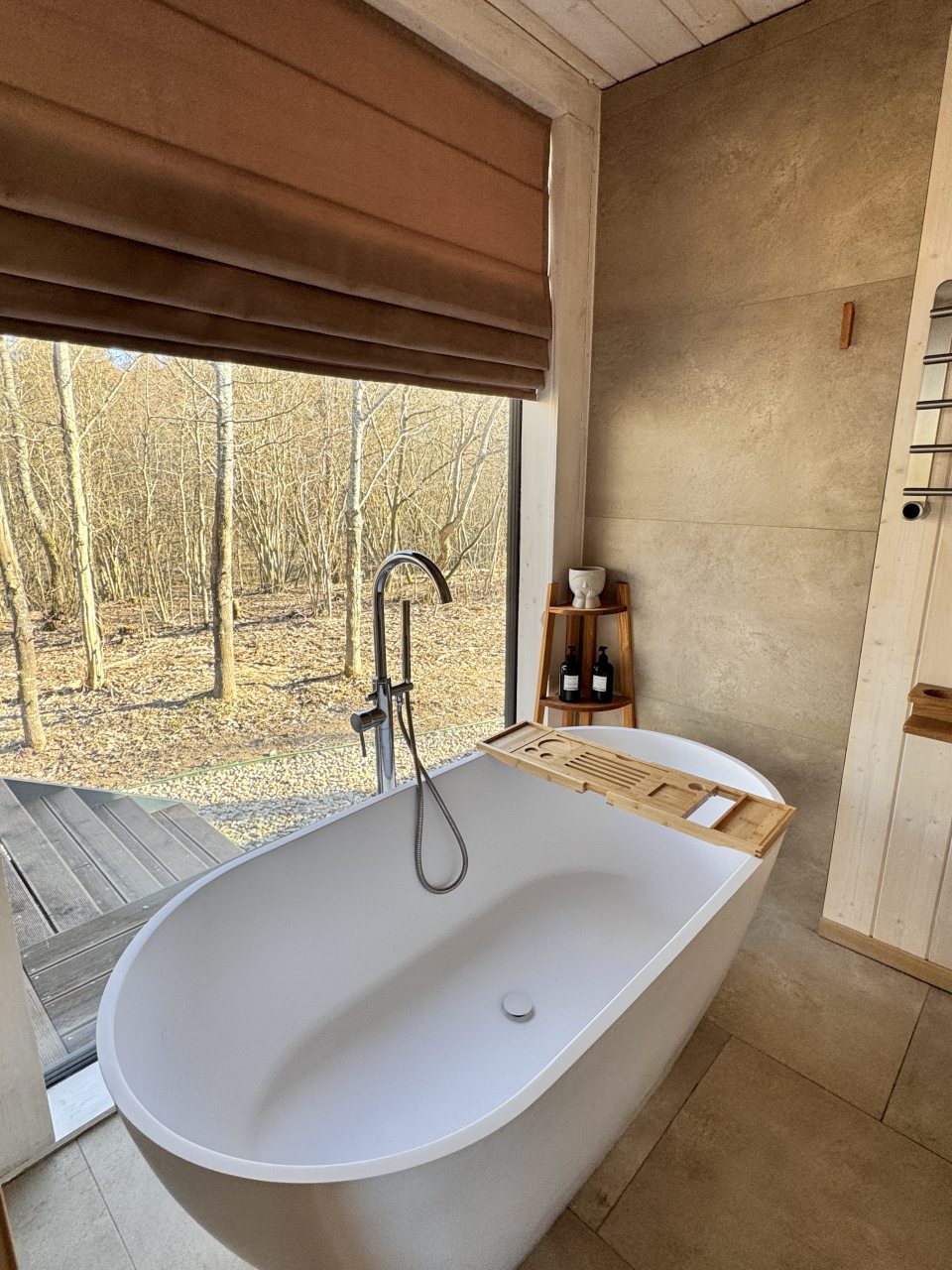 Коттедж (Куб), Коттедж Лис и Лес