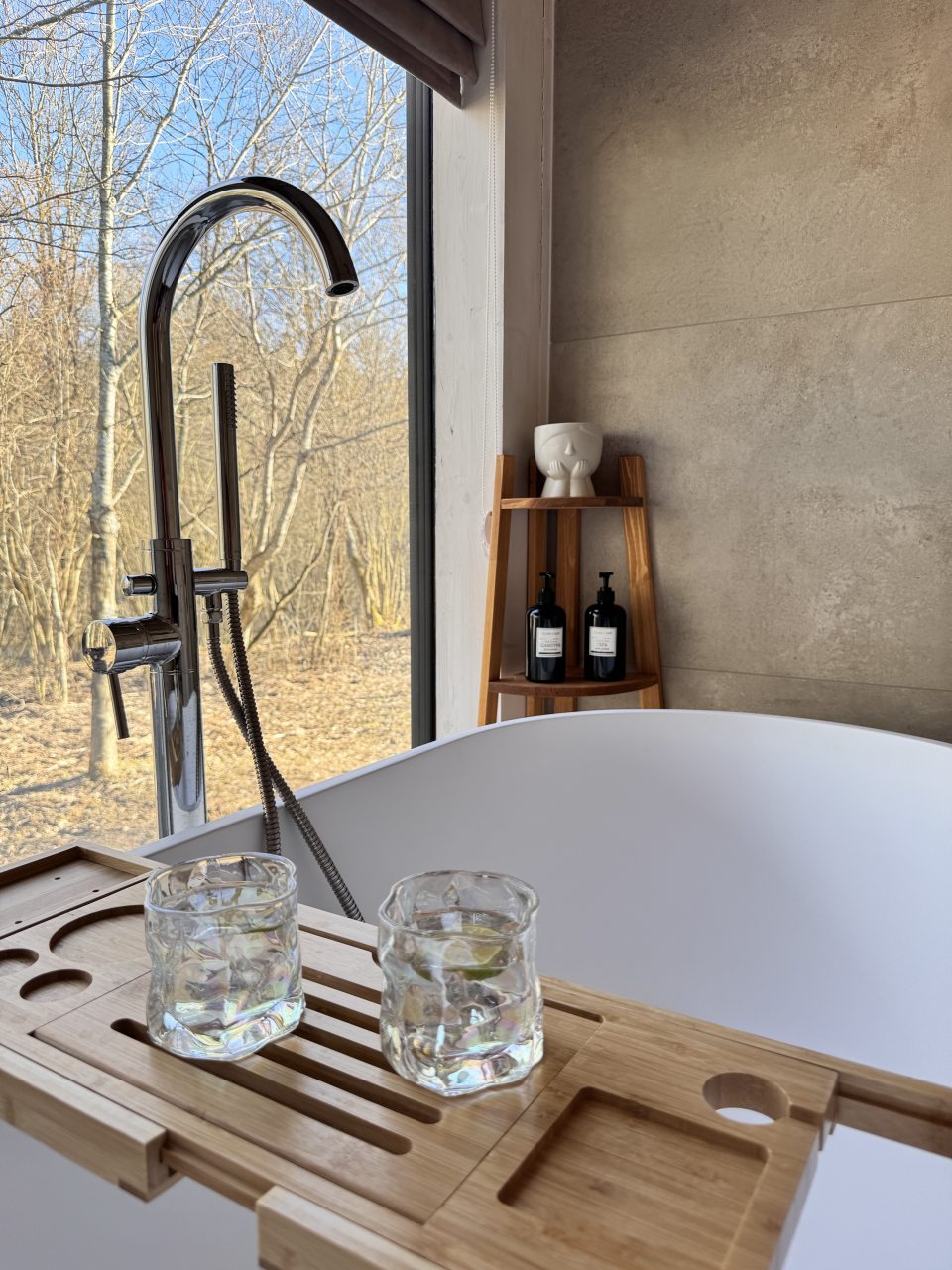 Коттедж (Куб), Коттедж Лис и Лес