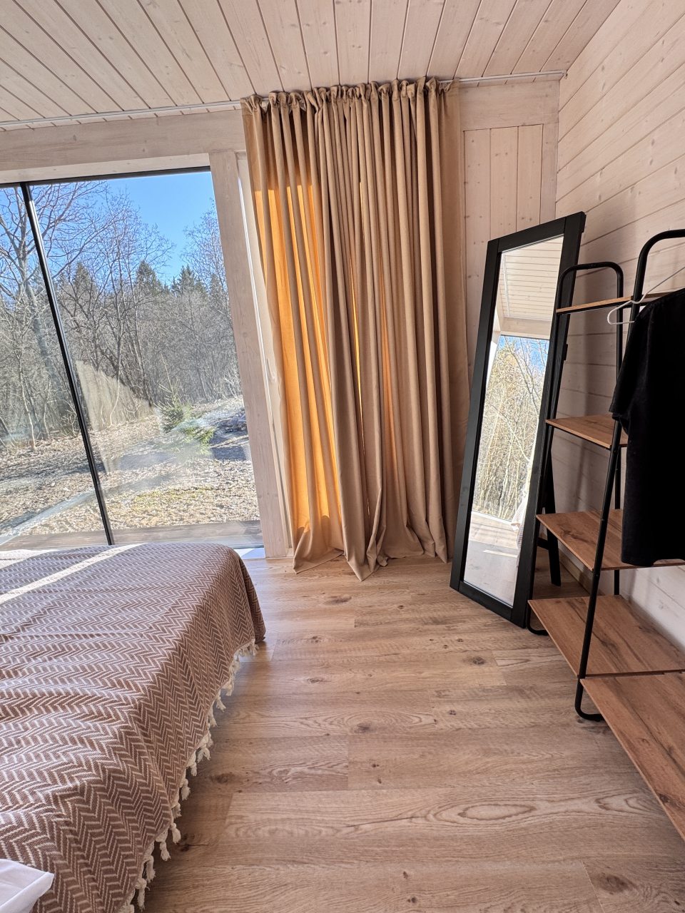 Коттедж (Куб), Коттедж Лис и Лес