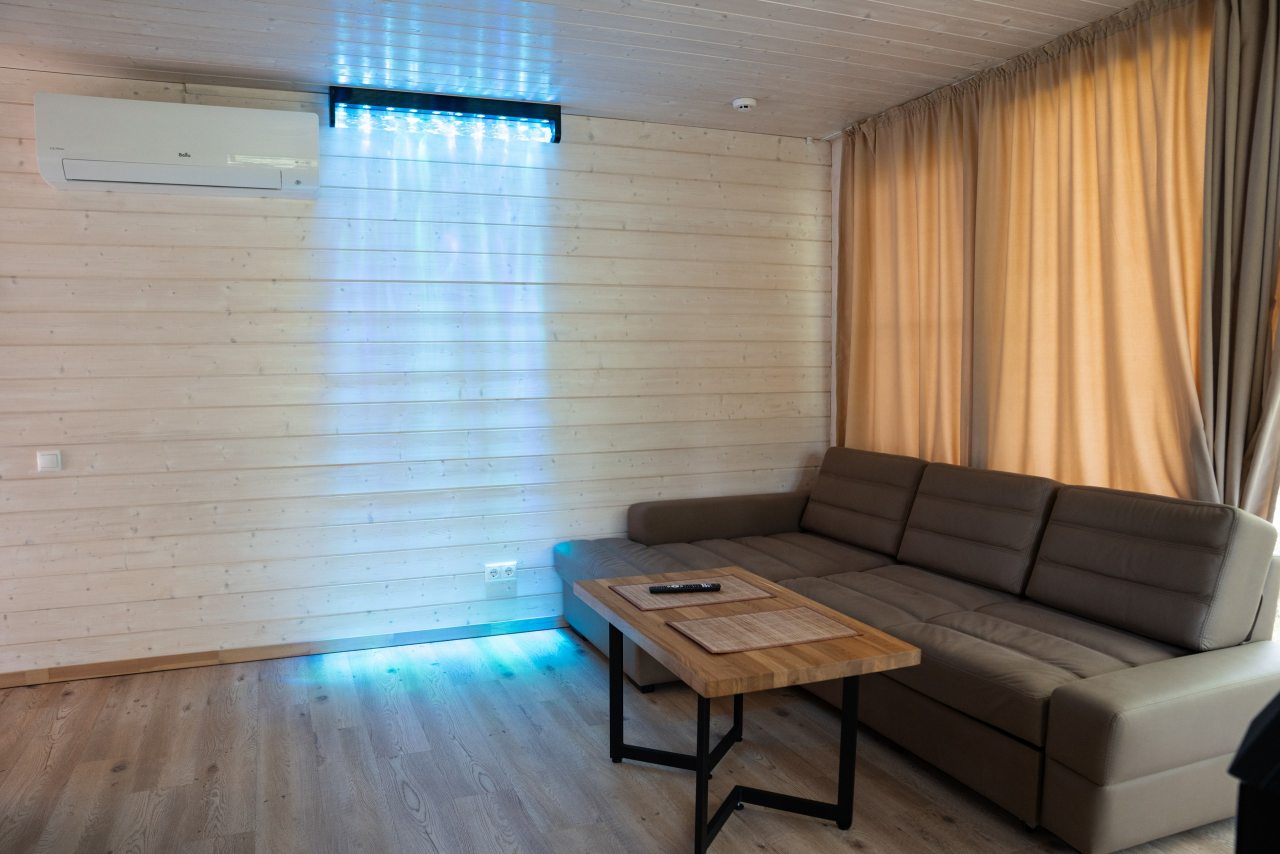 Коттедж (Куб), Коттедж Лис и Лес