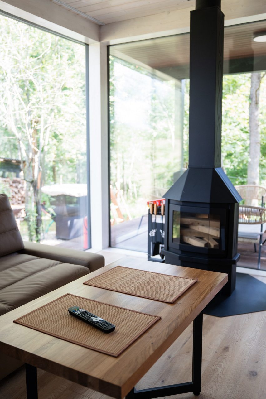 Коттедж (Куб), Коттедж Лис и Лес