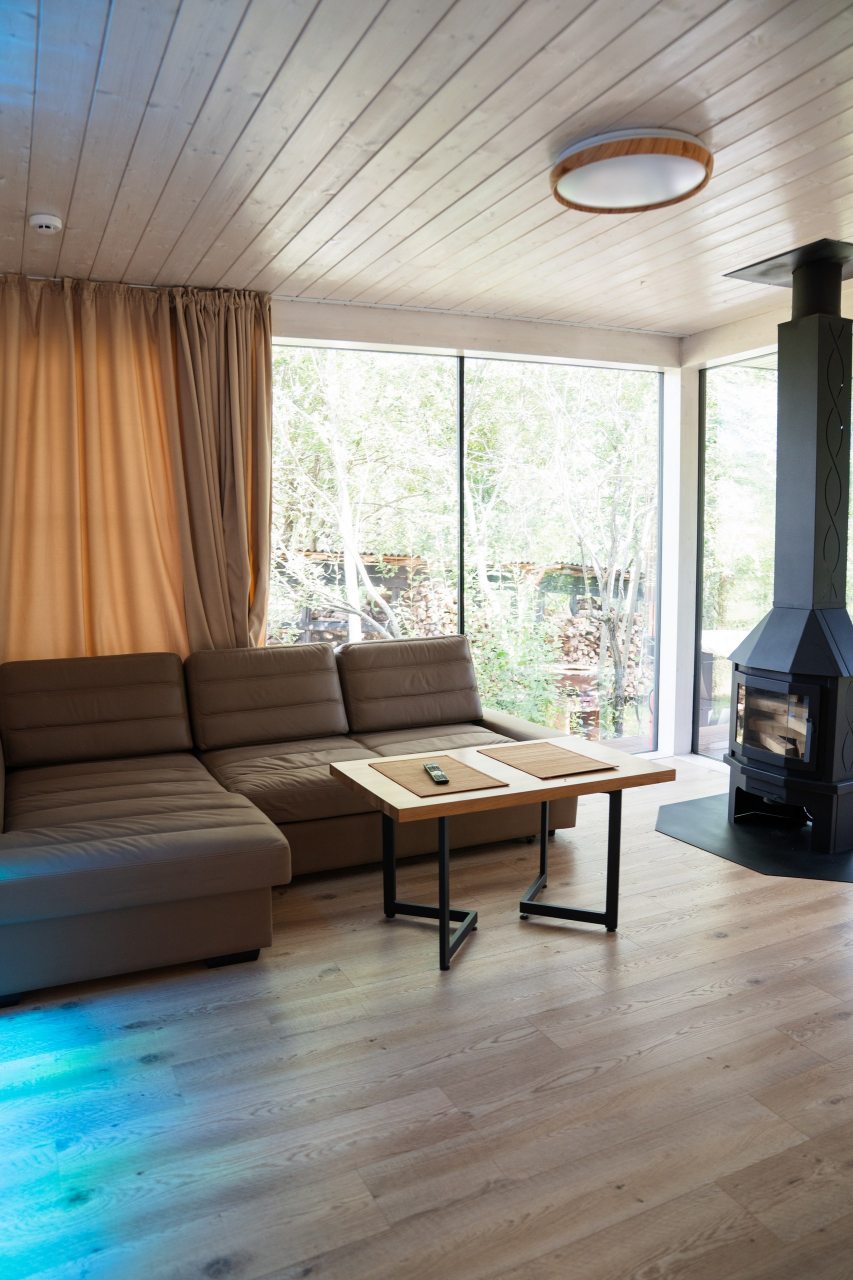 Коттедж (Куб), Коттедж Лис и Лес